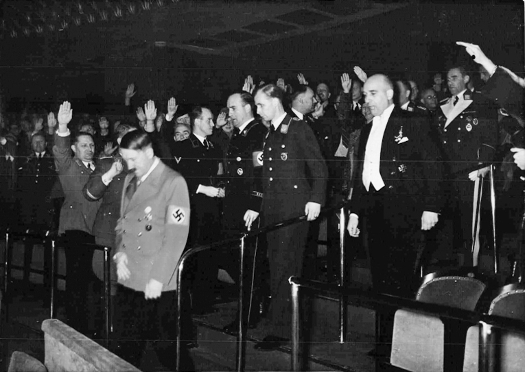Premiere of the film Pour le mérite, directed by Karl Ritter; Adolf Hitler enters the box in Berlin's Ufa-Palast